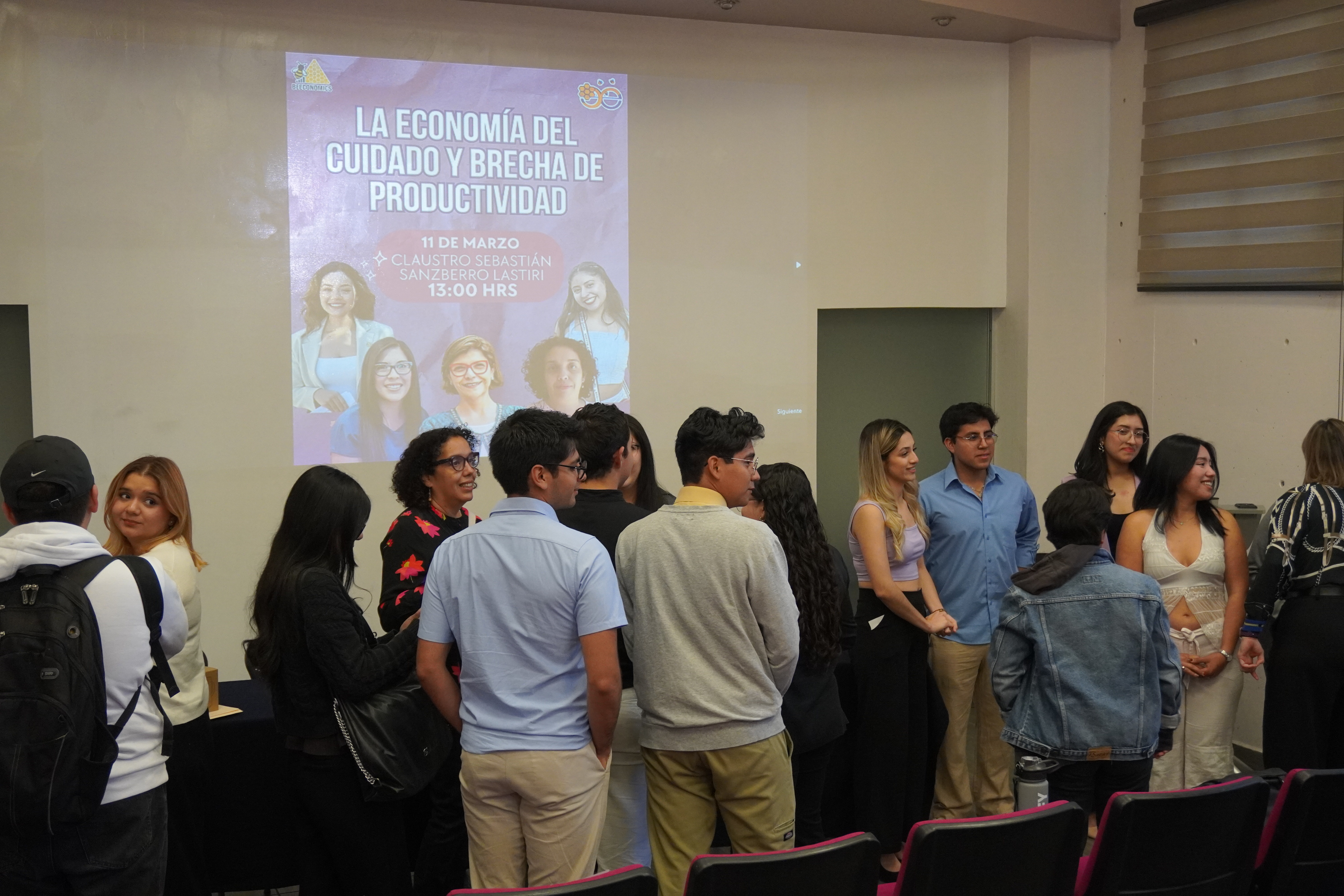 Mesa Redonda Economía del Cuidado