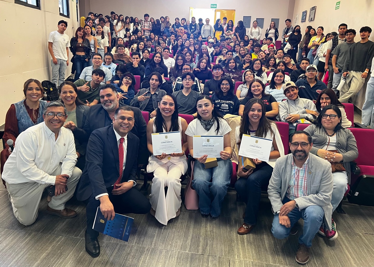 Conversatorio Mujeres en el Turismo DCEA