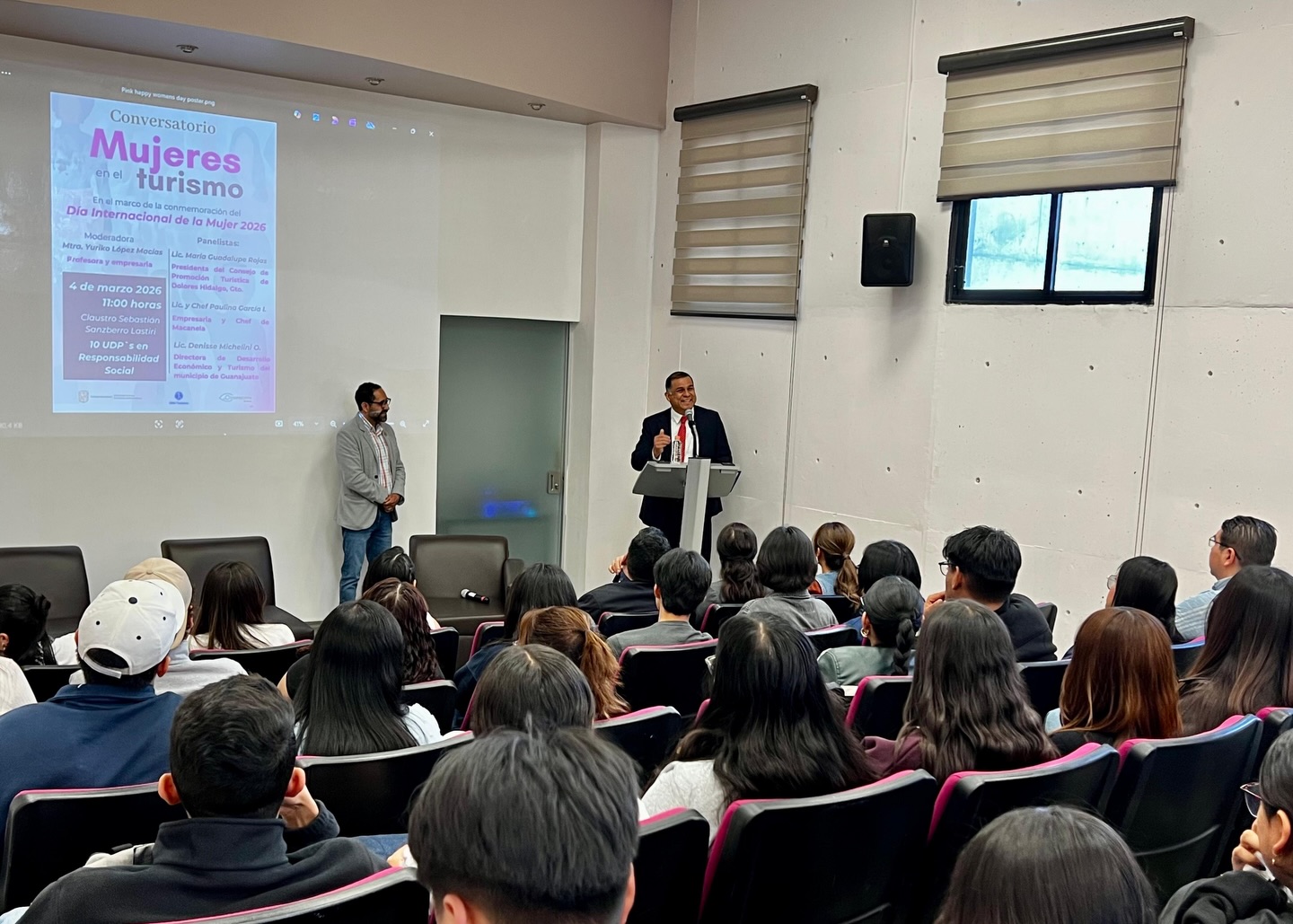 Conversatorio Mujeres en el Turismo DCEA
