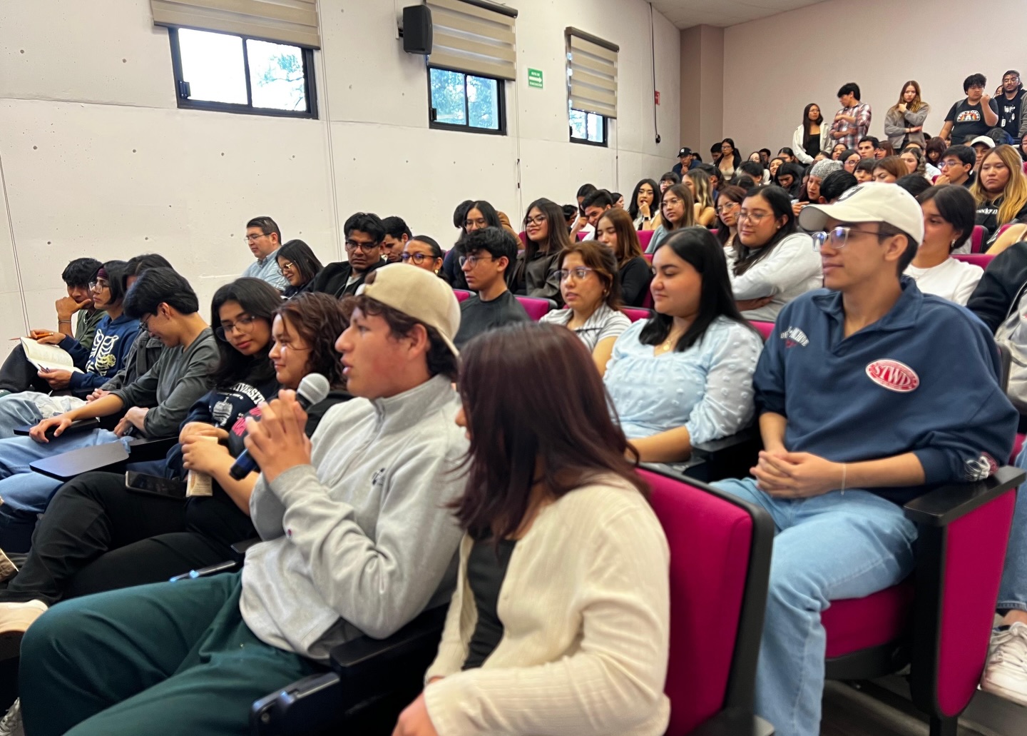 Conversatorio Mujeres en el Turismo DCEA