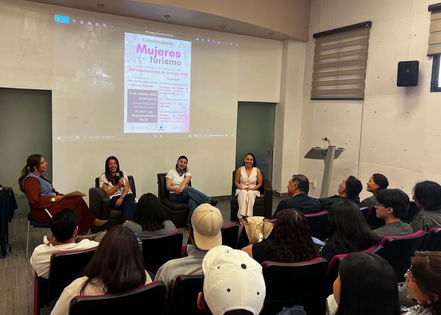 Conversatorio Mujeres en el Turismo DCEA