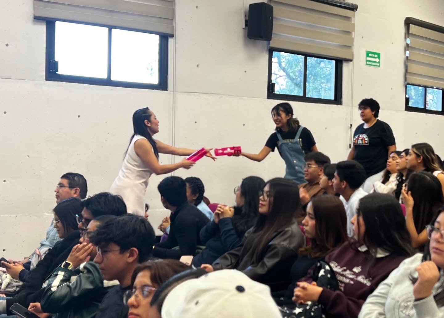 Conversatorio Mujeres en el Turismo DCEA