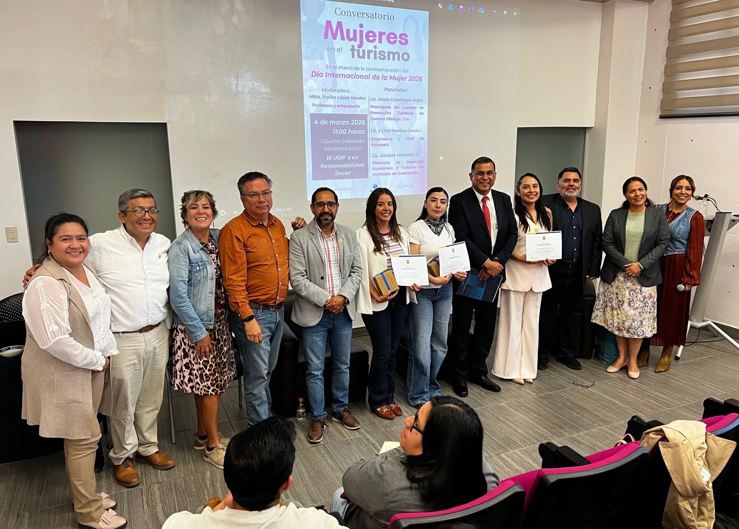 Conversatorio Mujeres en el Turismo DCEA