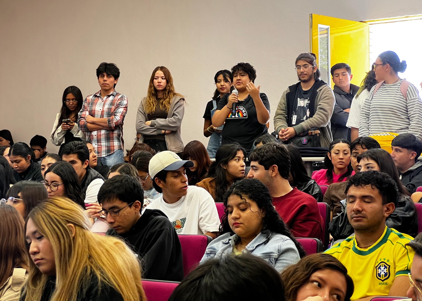 Conversatorio Mujeres en el Turismo DCEA