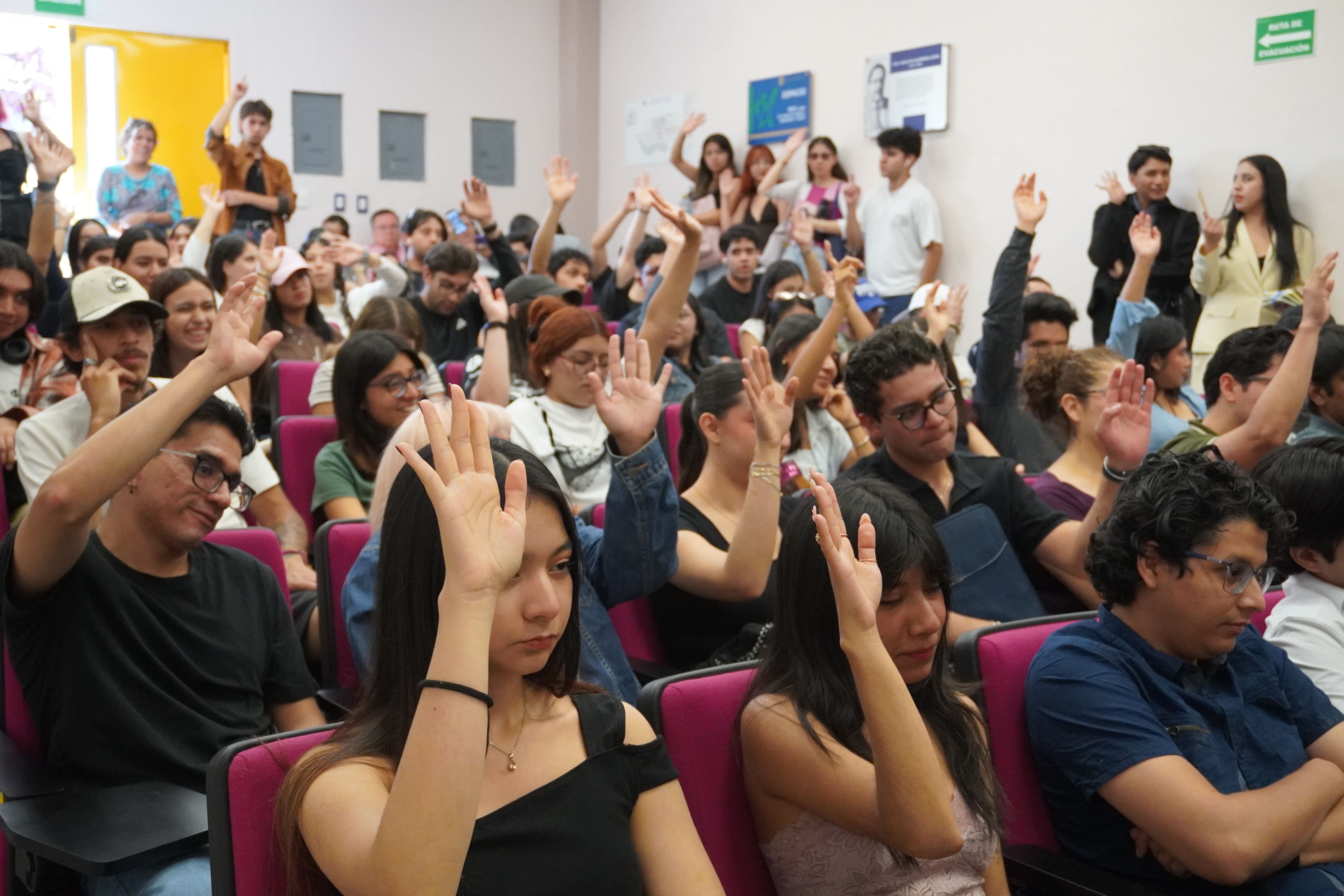 Conversatorio De la Universidad a la Empresa Turística - DCEA