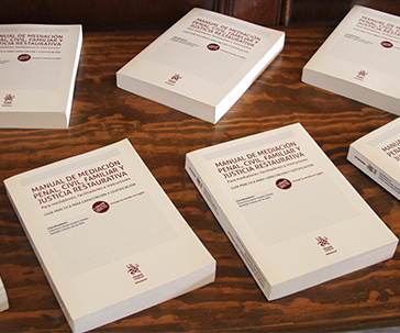 Presentan libro ‘Manual de Mediación Penal, Civil, Familiar y Justicia Restaurativa’ en la UG