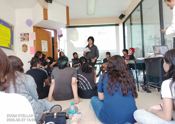 La ENMS Irapuato inaugura la exposición “Aprendiendo a cerrar los ojos (entre cuetes y balazos)”