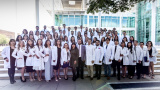 La comunidad médica recibe a 81 profesionales formados en la UG
