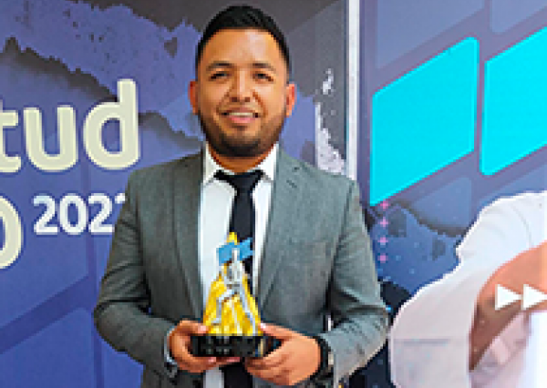 Egresado UG incursiona en el diseño de prótesis infantiles más accesibles y funcionales