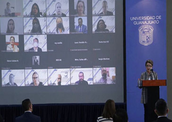 Celebran 60 años del servicio social de la UG