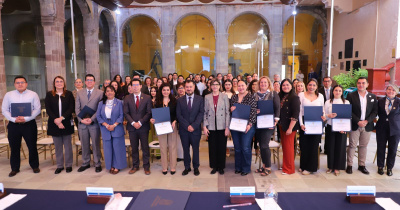 Autoridades universitarias entregan reconocimientos a Enlaces de Transparencia UG 