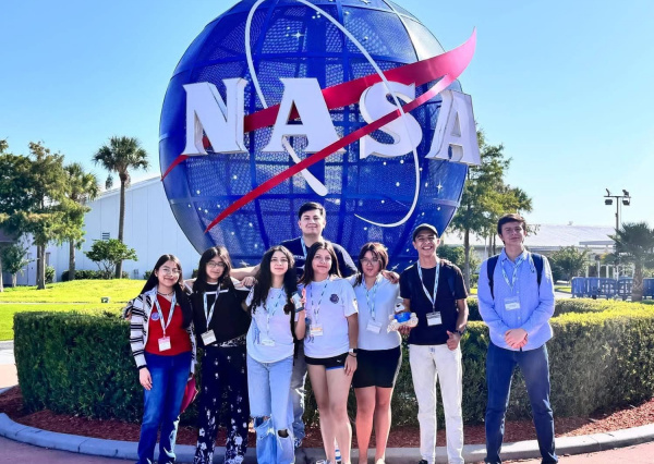 Estudiantes UG llegan a la NASA para competir en desafío internacional espacial