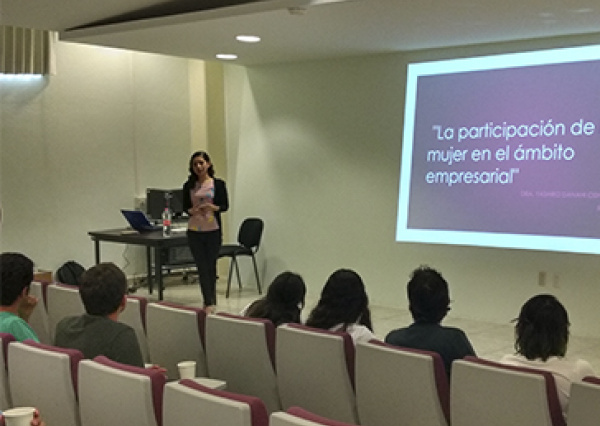 Realizan “Un día con mujeres” en la División de Ingenierías