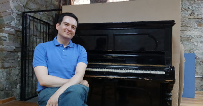 Iván López Reynoso encabeza el estreno mundial de “Tres islas” con la OSUG