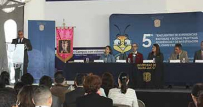 Comparten experiencias académicas y de investigación niveles medio y superior de la UG