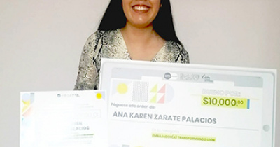 Premian a Ana Karen Zárate Palacios, alumna de la UG, por impulsar “Jóvenes Líderes comunitarios”