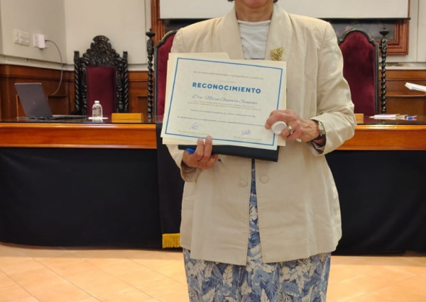 Homenajea UG a la Dra. María Guevara Sanginés por su importante trayectoria académica