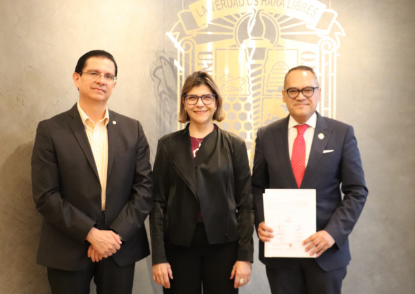 Designan al Dr. Leandro Eduardo Astrain Bañuelos Director de la División de Derecho Política y Gobierno de la UG 