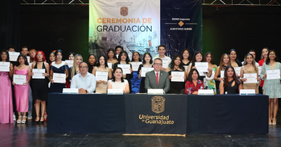 Estudiantes del Nivel Medio Superior de Irapuato celebran su ceremonia de graduación