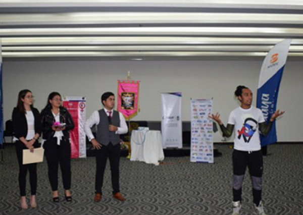 Enseñan defensa personal a mujeres del Campus Celaya-Salvatierra