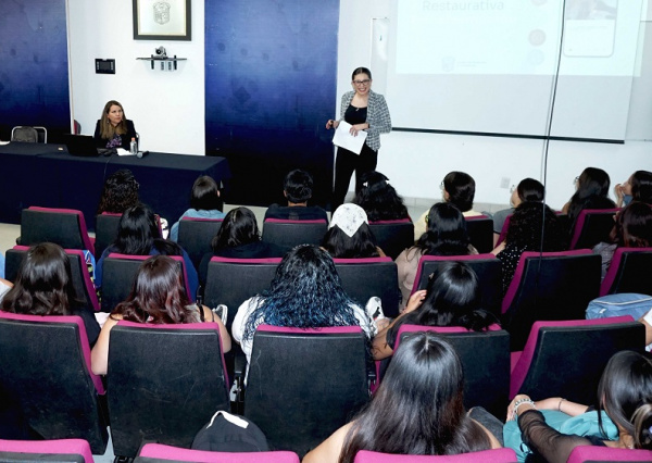 Estudiantes de la UG reflexionan acerca de la mediación y la justicia restaurativa 