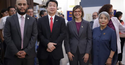 Recibe UG donación bibliográfica del Read Japan Project