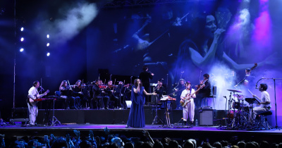 La OSUG y Julieta Venegas conquistan al público del 53 FIC