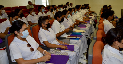 Estudiantes de Enfermería UG reciben plazas para servicio social profesional en instituciones federales y estatales