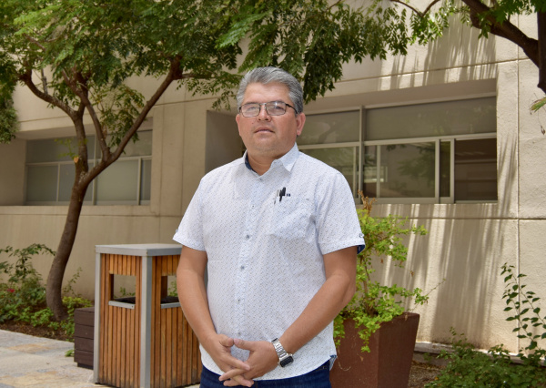 Innovación desde la UG: patentan dispositivo de trasplante mecanizado de agave