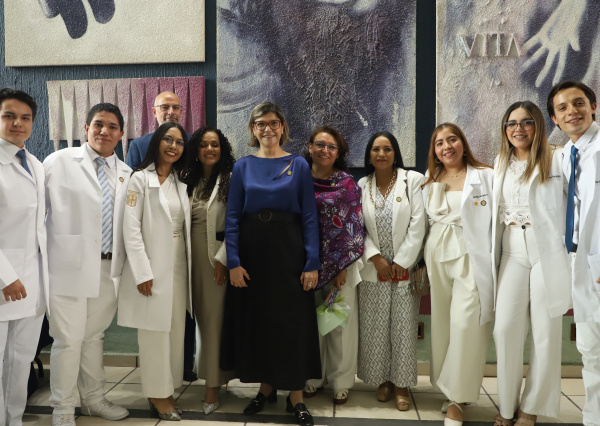 Celebran 80 años de formación médica en la Universidad de Guanajuato