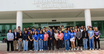 Estudiantes del Bachillerato Multicultural del Tec de Monterrey exploran desarrollos tecnológicos en la UG