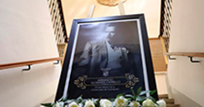 Rinden homenaje al legado del Lic. Armando Olivares, primer Rector de la UG en su 60 aniversario luctuoso  