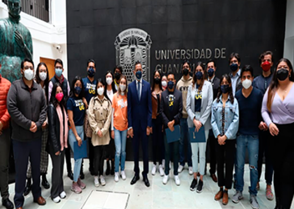 Con la reapertura del Patio del Hospicio de la Santísima Trinidad, inician actos conmemorativos por los 290 años de historia de la UG