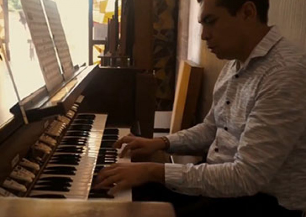 Presenta disco muestra el Departamento de Música y Artes Escénicas de la UG 