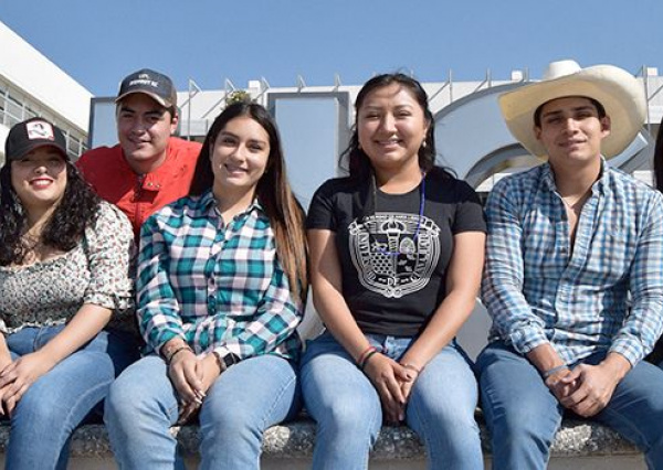 Invierte UG más de 25 millones en becas y estímulos institucionales para sus estudiantes