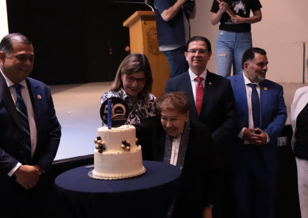 Celebran 50 años de la Licenciatura en Comercio Internacional, programa pionero a nivel nacional