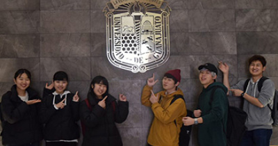 Estudiantes japoneses realizan estancias cortas en la UG para aprender de la cultura mexicana