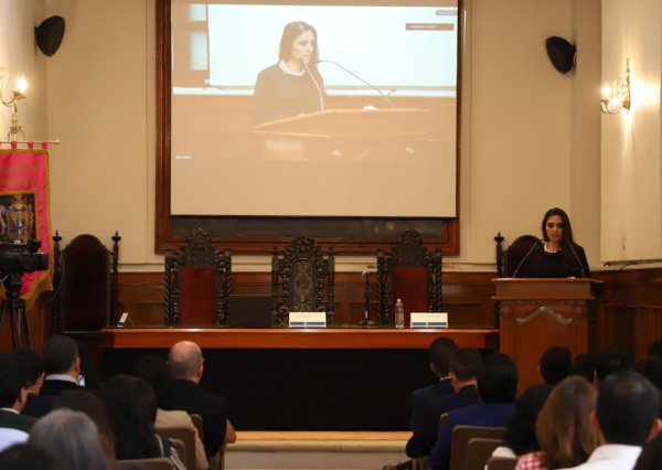 Rinden homenaje al legado de Claus Roxin, Doctor Honoris Causa