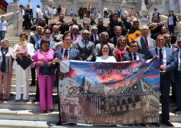 Generación 1970-1975 de Relaciones Industriales UG celebra su 50 aniversario de egreso