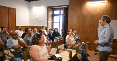 Imparte Benjamín Valdivia taller esencial de escritura literaria