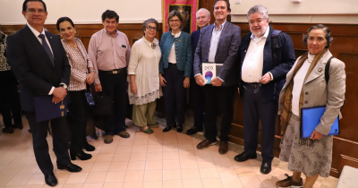 Presentan obra póstuma del Mtro. Luis Rionda Arreguín en la UG