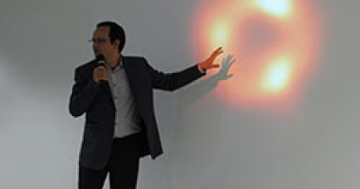 La DICIS recibe a su egresado distinguido, el astrofísico Jorge Alejandro Preciado López