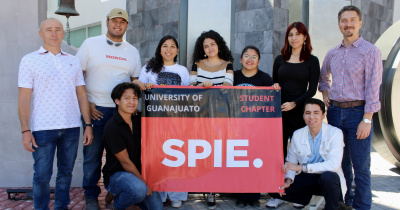 Capítulo Estudiantil SPIE OASIS UG gana el Premio Estatal a la Divulgación Científica 2026