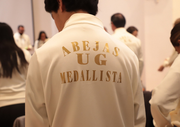 Reconoce UG esfuerzo y disciplina de sus atletas medallistas 