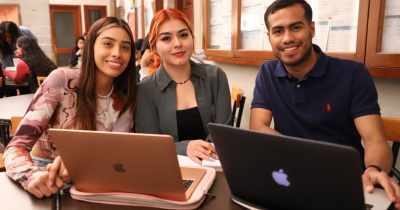 La UG consolida su excelencia académica: 56 programas ratifican su calidad en el Sistema Nacional de Posgrados