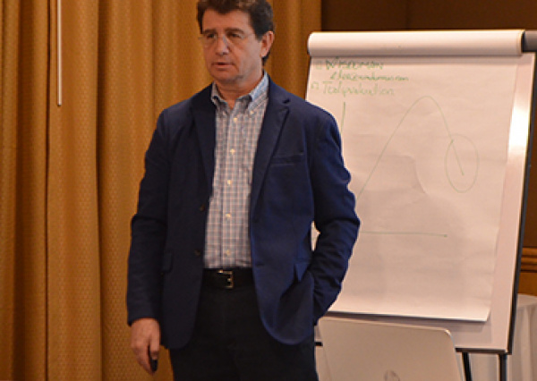 Capacitan a profesores UG en procesos de transferencia de tecnología