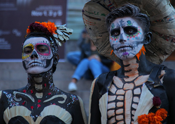 Vive Universidad de Guanajuato la tradición del Día de Muertos