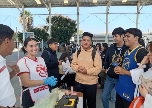 La ENMS de Celaya lleva a cabo su Feria de Servicio Social