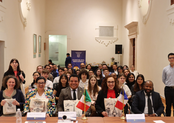 UG recibe a la delegación del Liceo Saint Joseph, de Francia