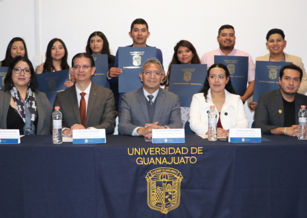 El CINUG celebró a las y los nuevos profesionistas que concluyeron sus estudios de nivel superior